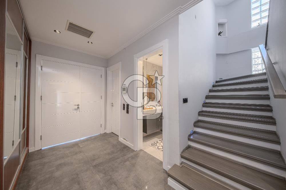 SASALI ÜÇ KONAKLAR SİTESİ’NDE HAVUZ CEPHELİ SATILIK 5+1 VİLLA