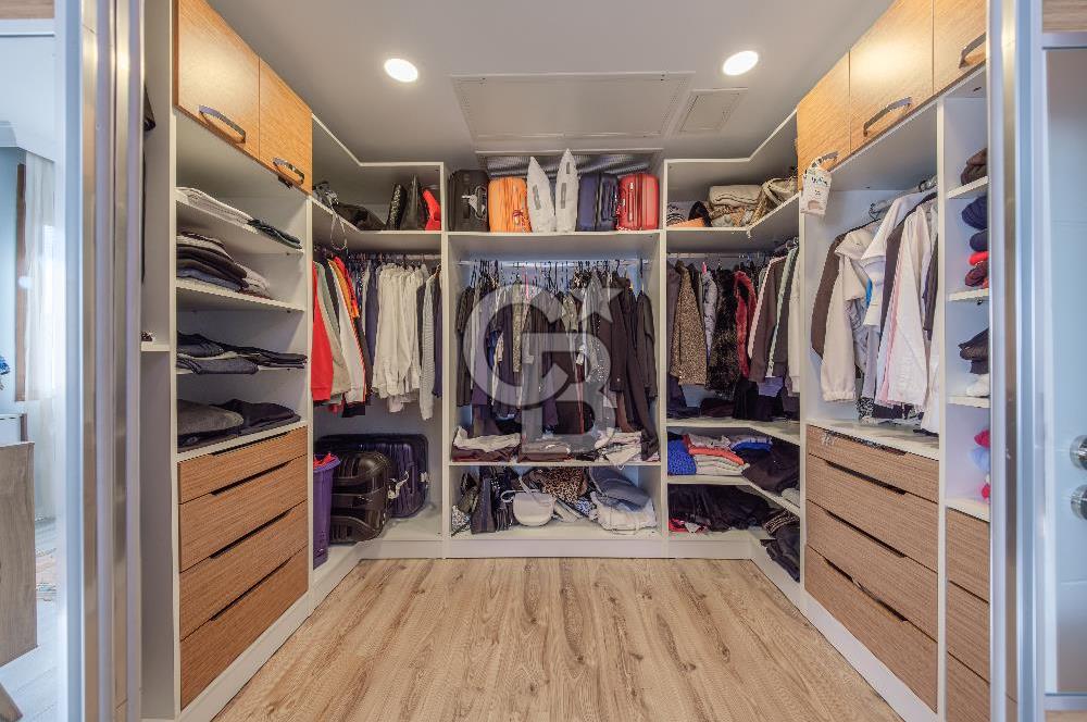 SASALI ÜÇ KONAKLAR SİTESİ’NDE HAVUZ CEPHELİ SATILIK 5+1 VİLLA