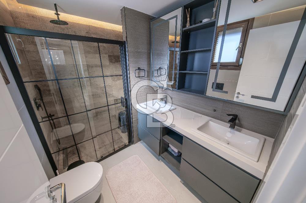 SASALI ÜÇ KONAKLAR SİTESİ’NDE HAVUZ CEPHELİ SATILIK 5+1 VİLLA