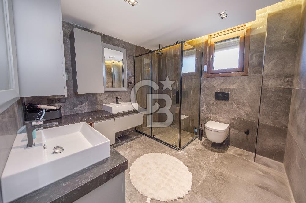 SASALI ÜÇ KONAKLAR SİTESİ’NDE HAVUZ CEPHELİ SATILIK 5+1 VİLLA