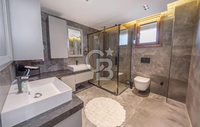 SASALI ÜÇ KONAKLAR SİTESİ’NDE HAVUZ CEPHELİ SATILIK 5+1 VİLLA