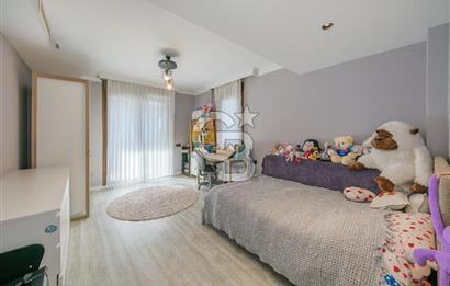 SASALI ÜÇ KONAKLAR SİTESİ’NDE HAVUZ CEPHELİ SATILIK 5+1 VİLLA