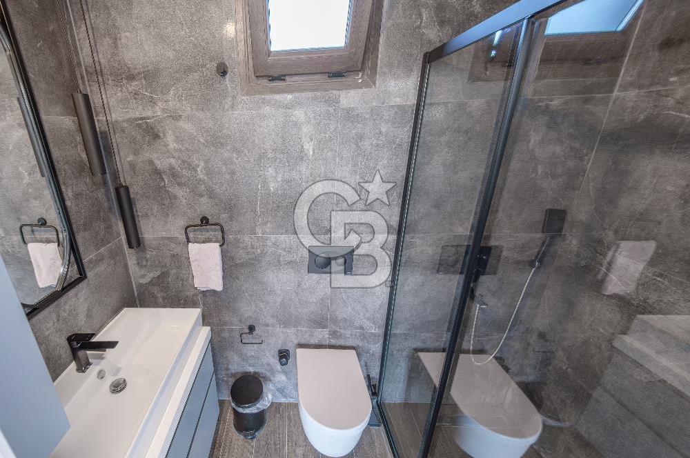 SASALI ÜÇ KONAKLAR SİTESİ’NDE HAVUZ CEPHELİ SATILIK 5+1 VİLLA