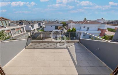 SASALI ÜÇ KONAKLAR SİTESİ’NDE HAVUZ CEPHELİ SATILIK 5+1 VİLLA