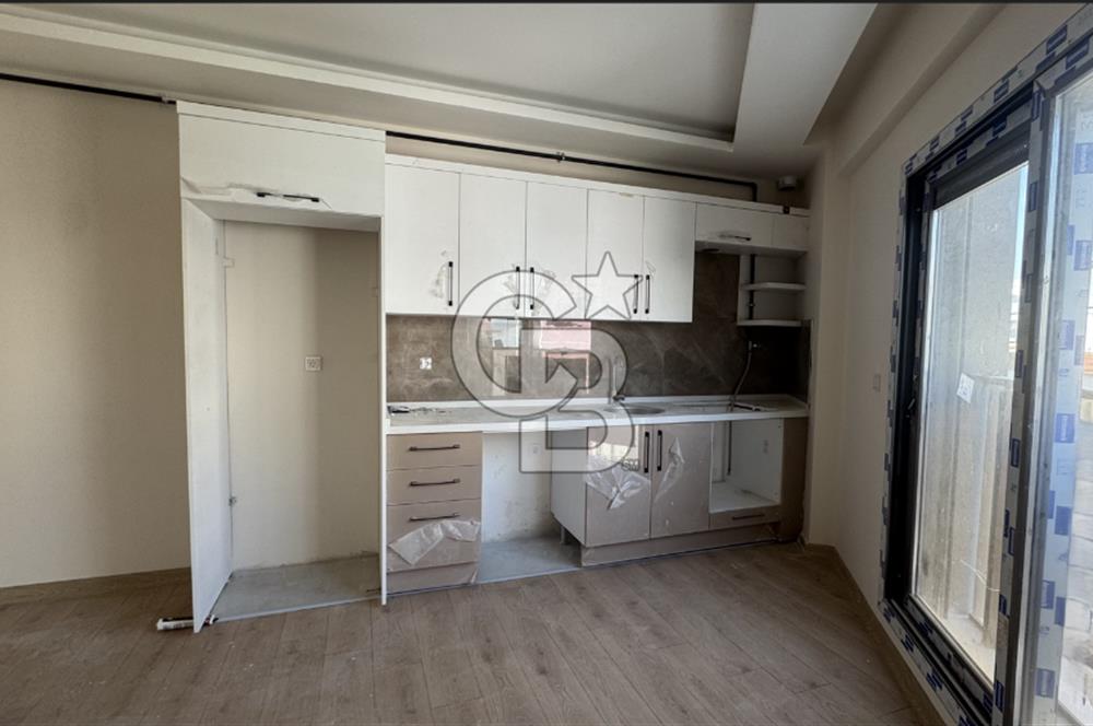 BORNOVA, KÜÇÜK PARKTA KİRALIK 1+1 DAİRE