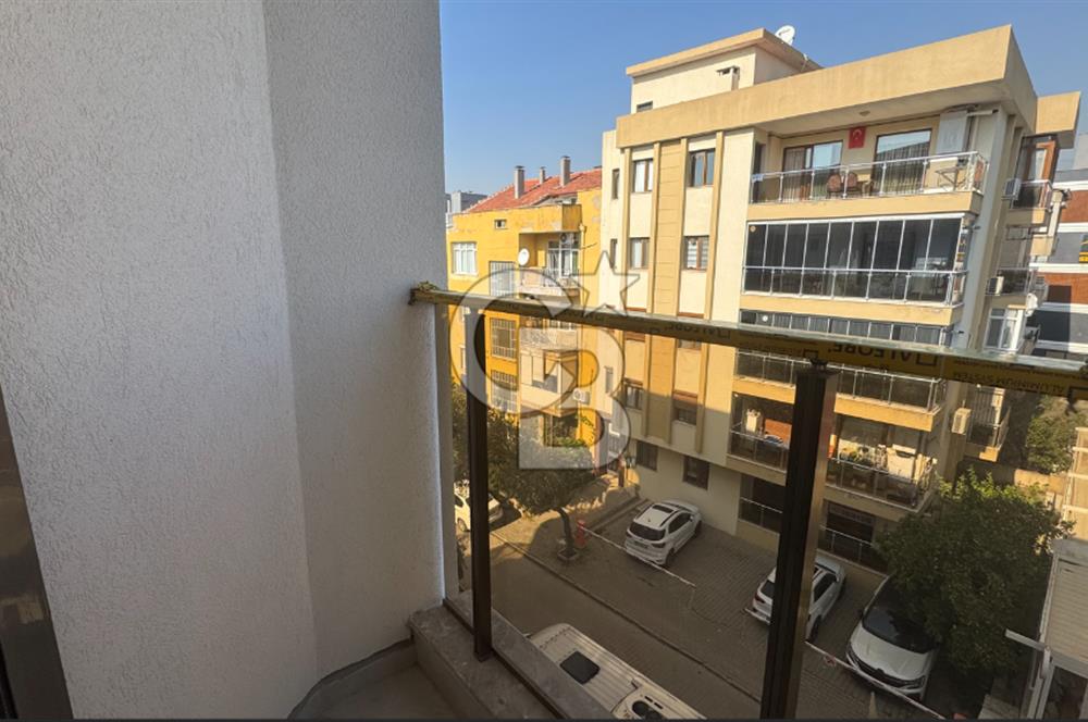 BORNOVA, KÜÇÜK PARKTA KİRALIK 1+1 DAİRE