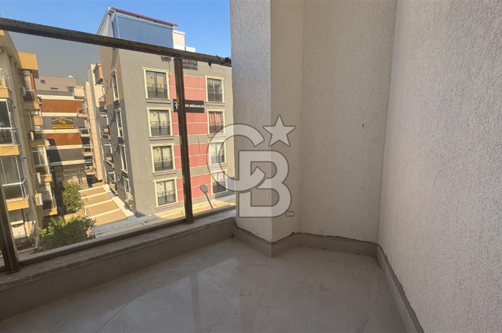 BORNOVA, KÜÇÜK PARKTA KİRALIK 1+1 DAİRE