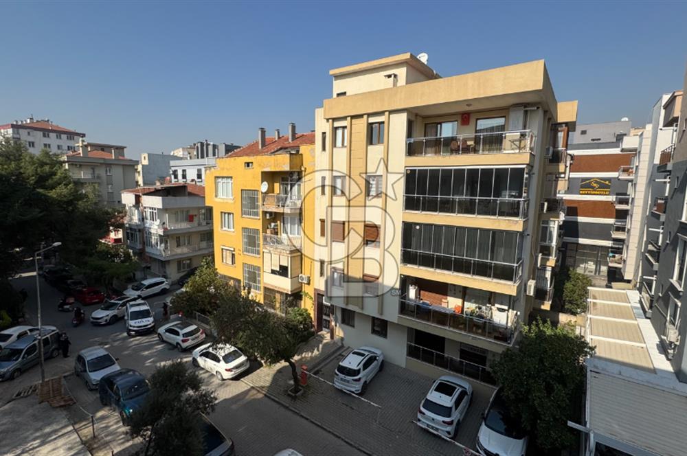 BORNOVA, KÜÇÜK PARKTA KİRALIK 1+1 DAİRE