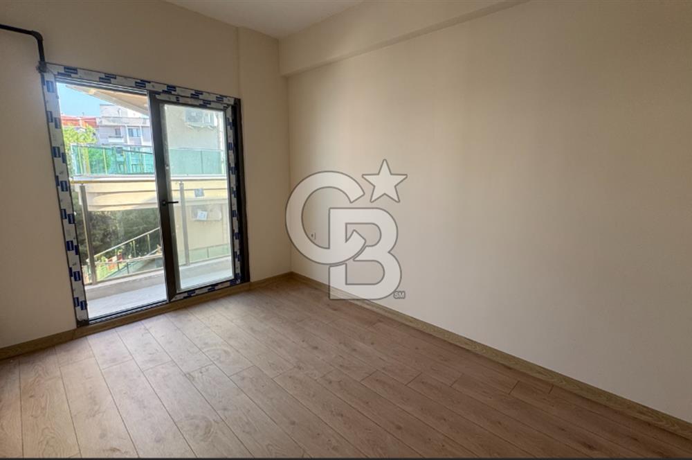 BORNOVA, KÜÇÜK PARKTA KİRALIK 1+1 DAİRE