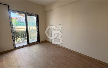 BORNOVA, KÜÇÜK PARKTA KİRALIK 1+1 DAİRE