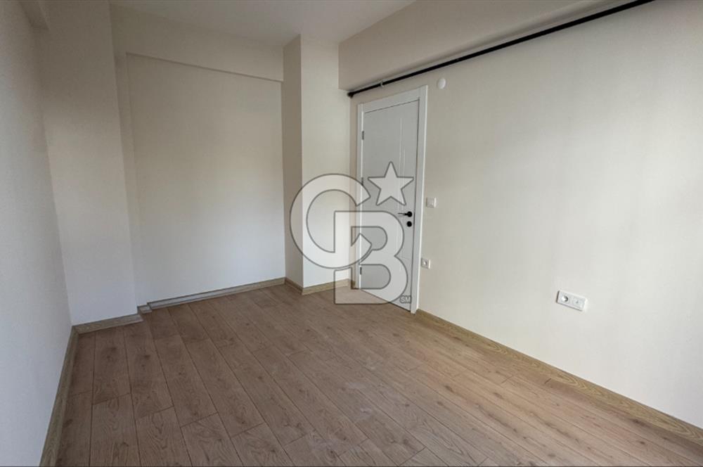 BORNOVA, KÜÇÜK PARKTA KİRALIK 1+1 DAİRE