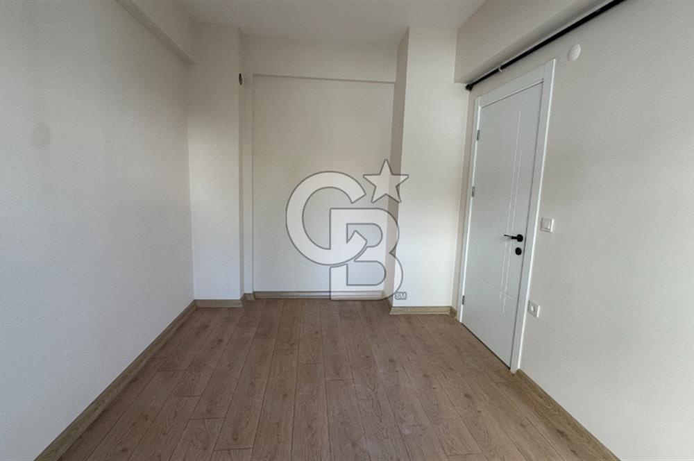 BORNOVA, KÜÇÜK PARKTA KİRALIK 1+1 DAİRE