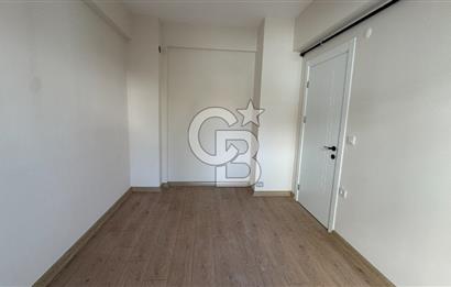 BORNOVA, KÜÇÜK PARKTA KİRALIK 1+1 DAİRE