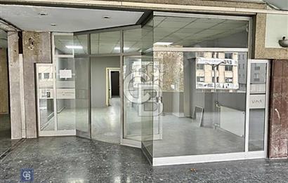 YENİŞEHİR İŞ MERKEZİNDE KÖŞE KONUMDA SATILIK DÜKKAN