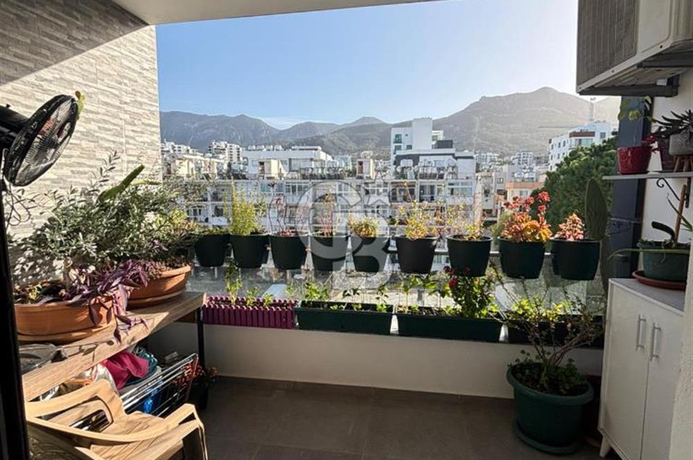 Girne Merkezde Satılık Eşyalı 2+1 Daire !!!