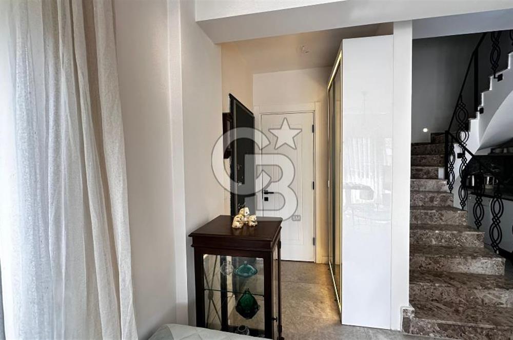 Seferihisar Tepecik Mahellesin 'de Kiralık 2+1 Dubleks Villa