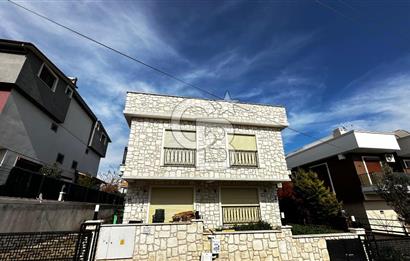 Seferihisar Tepecik Mahellesin 'de Kiralık 2+1 Dubleks Villa