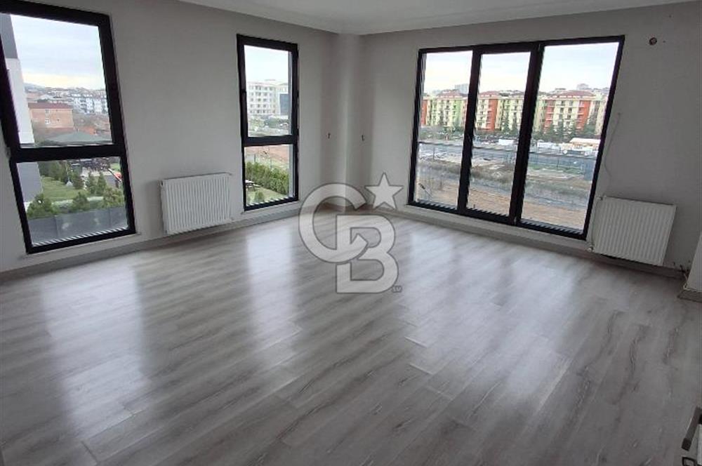 SANCAKTEPE DE GÜVENLİKLİ SİTEDE 2+1 DAİRE