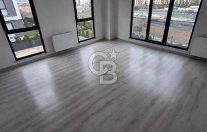 SANCAKTEPE DE GÜVENLİKLİ SİTEDE 2+1 DAİRE