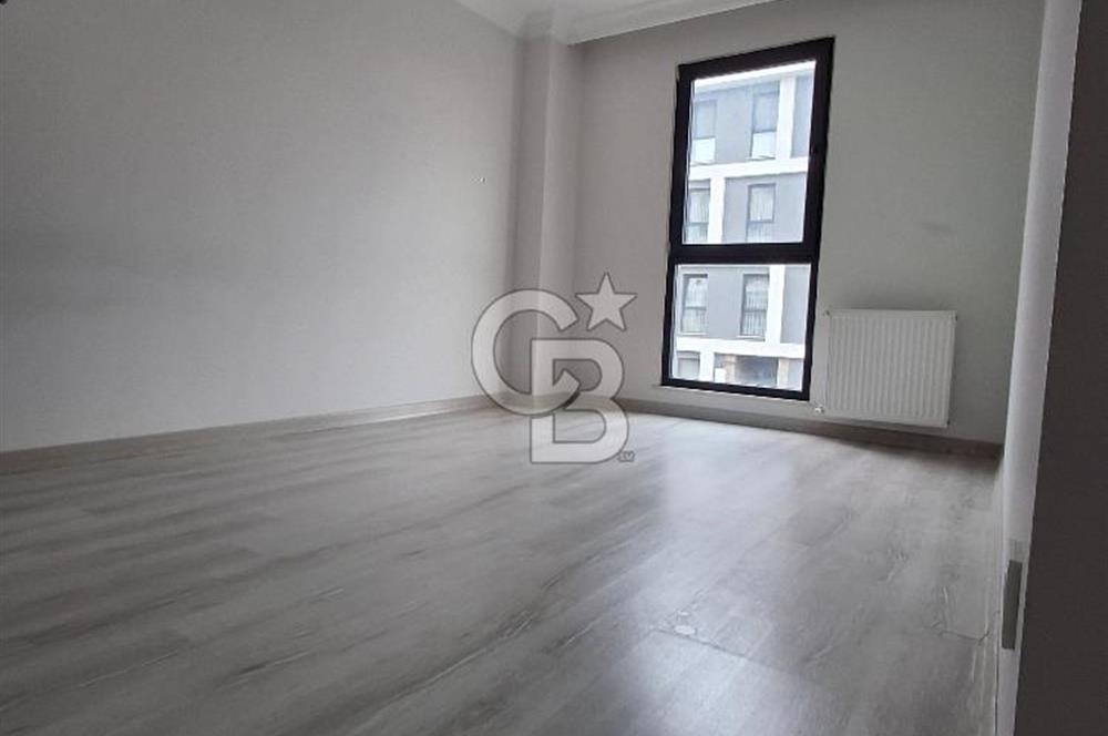 SANCAKTEPE DE GÜVENLİKLİ SİTEDE 2+1 DAİRE