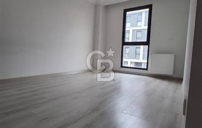 SANCAKTEPE DE GÜVENLİKLİ SİTEDE 2+1 DAİRE