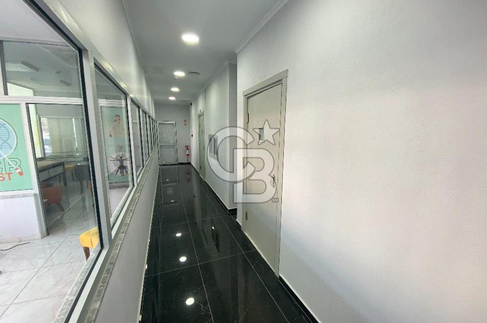 MENEMEN MERKEZDE KİRALIK İKİ CEPHELİ GENİŞ DÜKKAN