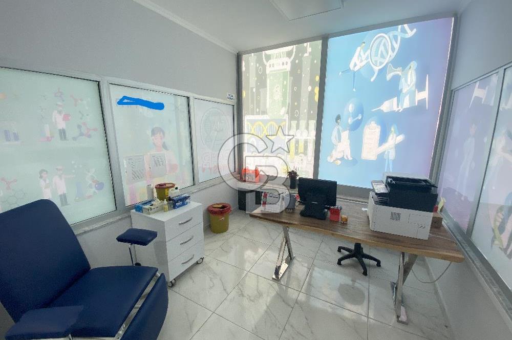 MENEMEN MERKEZDE KİRALIK İKİ CEPHELİ GENİŞ DÜKKAN