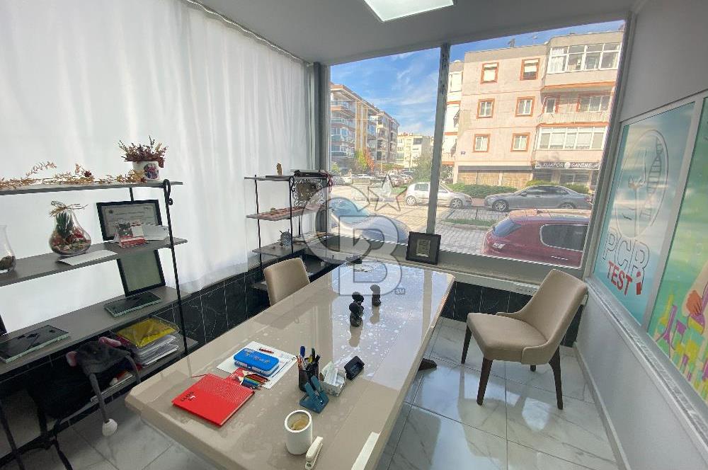 MENEMEN MERKEZDE KİRALIK İKİ CEPHELİ GENİŞ DÜKKAN
