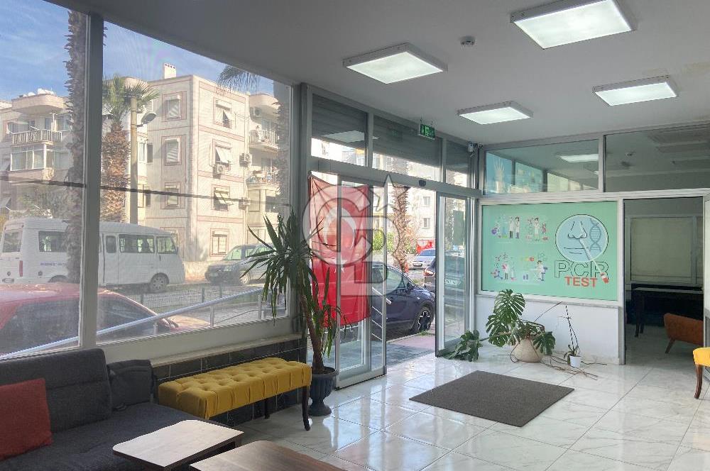 MENEMEN MERKEZDE KİRALIK İKİ CEPHELİ GENİŞ DÜKKAN