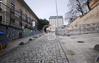 TÜNEL MEYDANA,METROYA YAKIN, 50M2, 1+1 EŞYASIZ KİRALIK OFİS VEYA KONUT