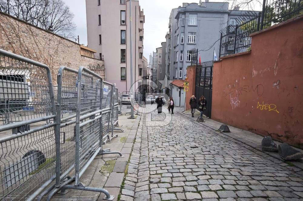 TÜNEL MEYDANA,METROYA YAKIN, 50M2, 1+1 EŞYASIZ KİRALIK OFİS VEYA KONUT