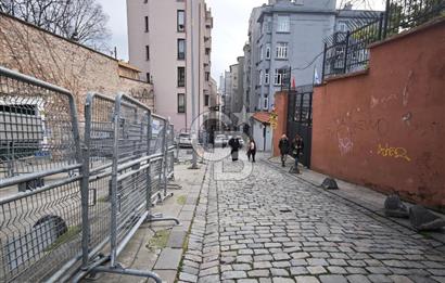 TÜNEL MEYDANA,METROYA YAKIN, 50M2, 1+1 EŞYASIZ KİRALIK OFİS VEYA KONUT