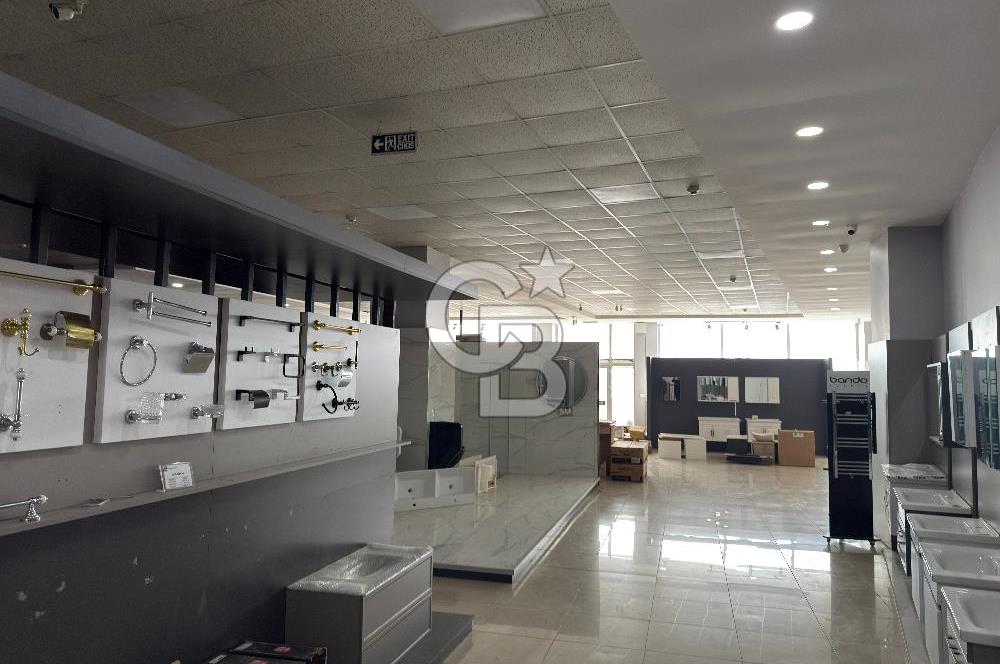 HADIMKÖY YOLU | 33 MT CEPHE | SHOWROOMLU 4.250 m² FABRİKA