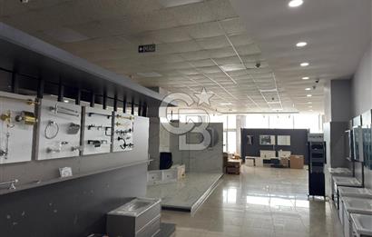 HADIMKÖY YOLU | 33 MT CEPHE | SHOWROOMLU 4.250 m² FABRİKA