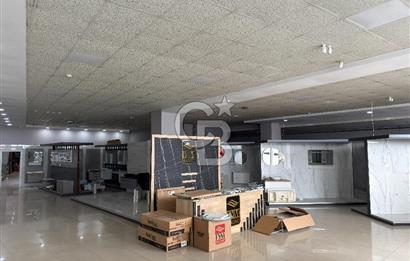 HADIMKÖY YOLU | 33 MT CEPHE | SHOWROOMLU 4.250 m² FABRİKA