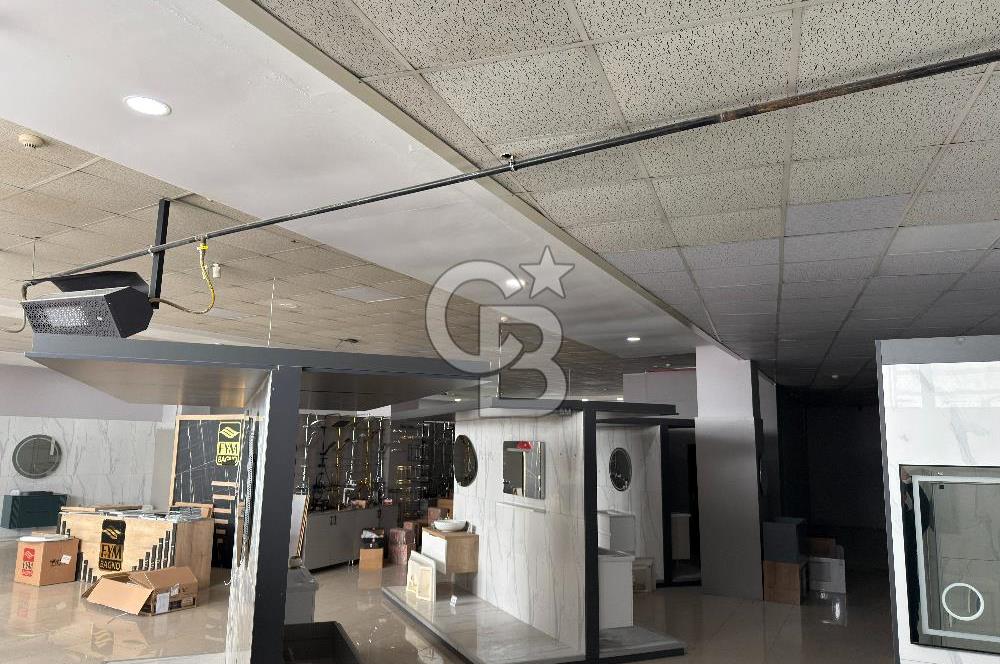 HADIMKÖY YOLU | 33 MT CEPHE | SHOWROOMLU 4.250 m² FABRİKA