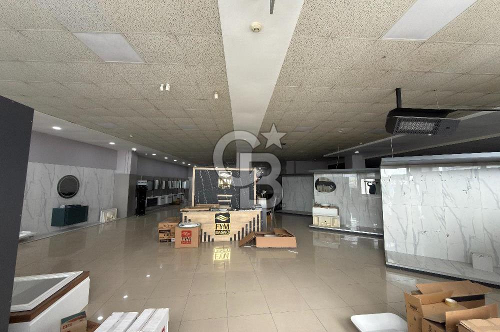 HADIMKÖY YOLU | 33 MT CEPHE | SHOWROOMLU 4.250 m² FABRİKA