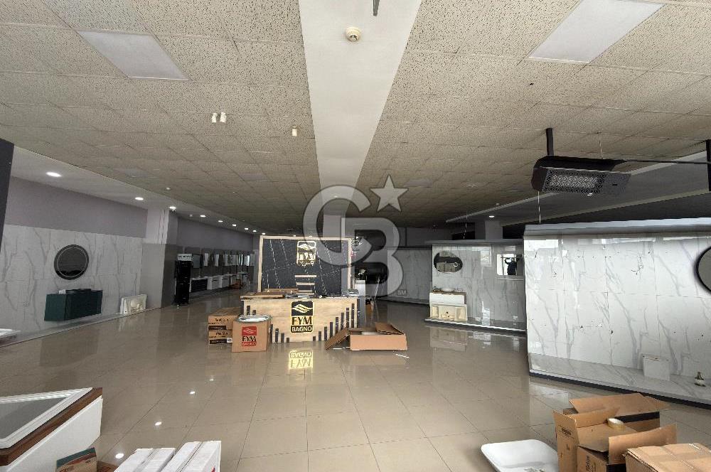 HADIMKÖY YOLU | 33 MT CEPHE | SHOWROOMLU 4.250 m² FABRİKA