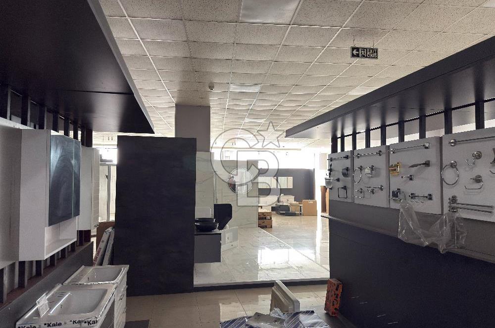 HADIMKÖY YOLU | 33 MT CEPHE | SHOWROOMLU 4.250 m² FABRİKA