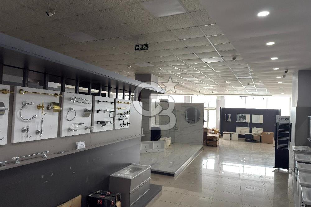HADIMKÖY YOLU | 33 MT CEPHE | SHOWROOMLU 4.250 m² FABRİKA