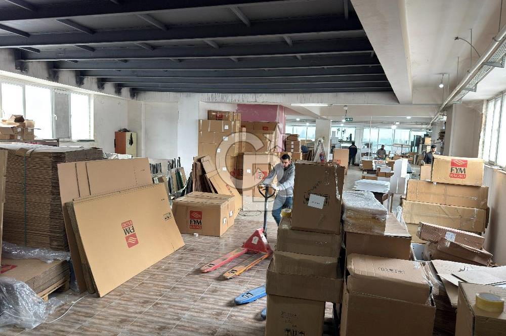 HADIMKÖY YOLU | 33 MT CEPHE | SHOWROOMLU 4.250 m² FABRİKA