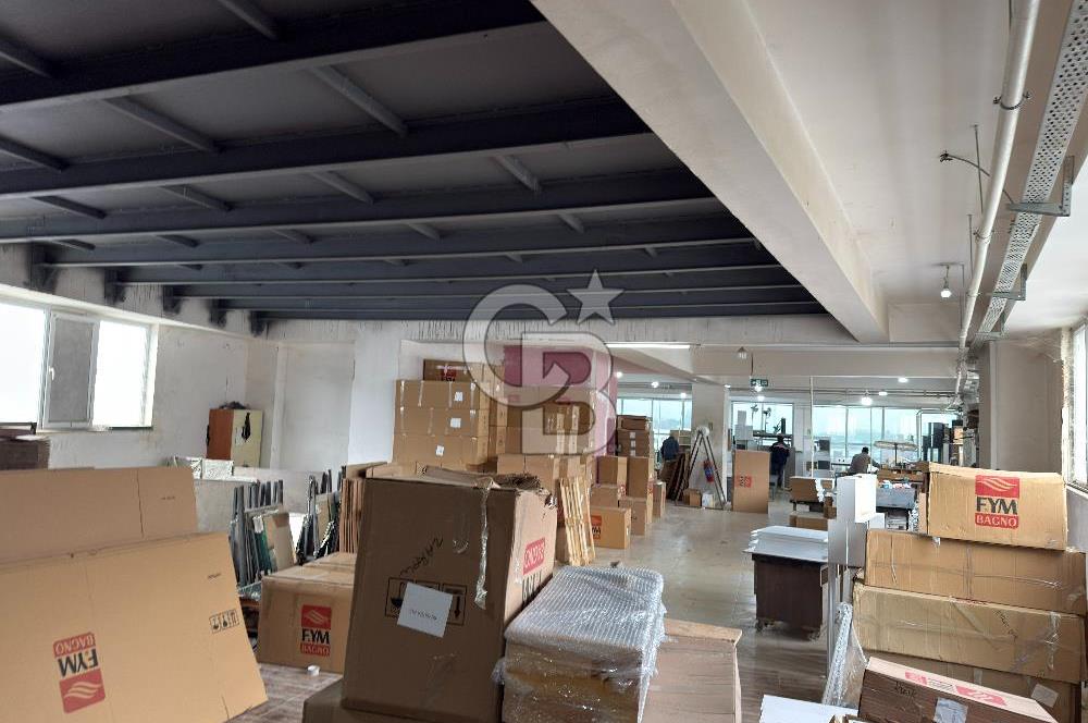 HADIMKÖY YOLU | 33 MT CEPHE | SHOWROOMLU 4.250 m² FABRİKA