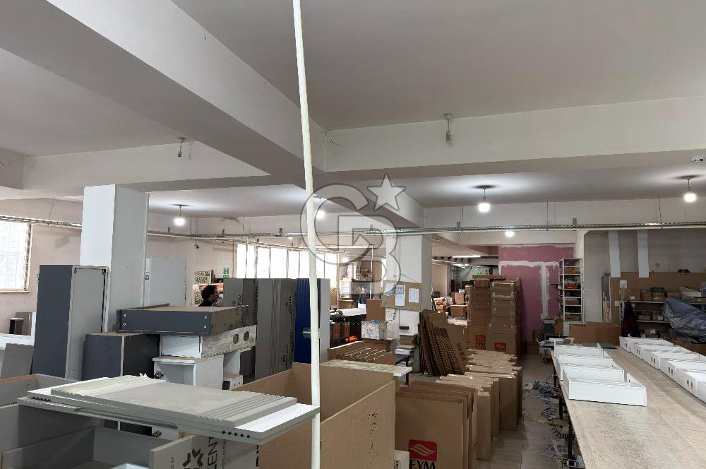 HADIMKÖY YOLU | 33 MT CEPHE | SHOWROOMLU 4.250 m² FABRİKA
