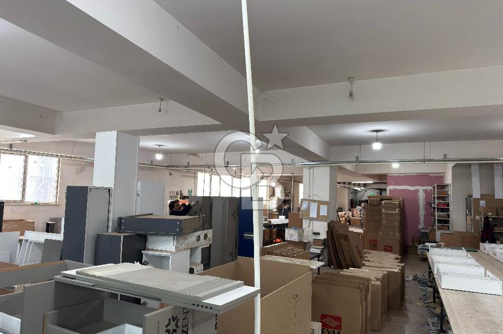 HADIMKÖY YOLU | 33 MT CEPHE | SHOWROOMLU 4.250 m² FABRİKA
