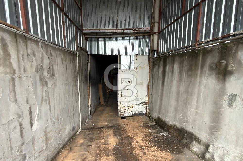 HADIMKÖY YOLU | 33 MT CEPHE | SHOWROOMLU 4.250 m² FABRİKA