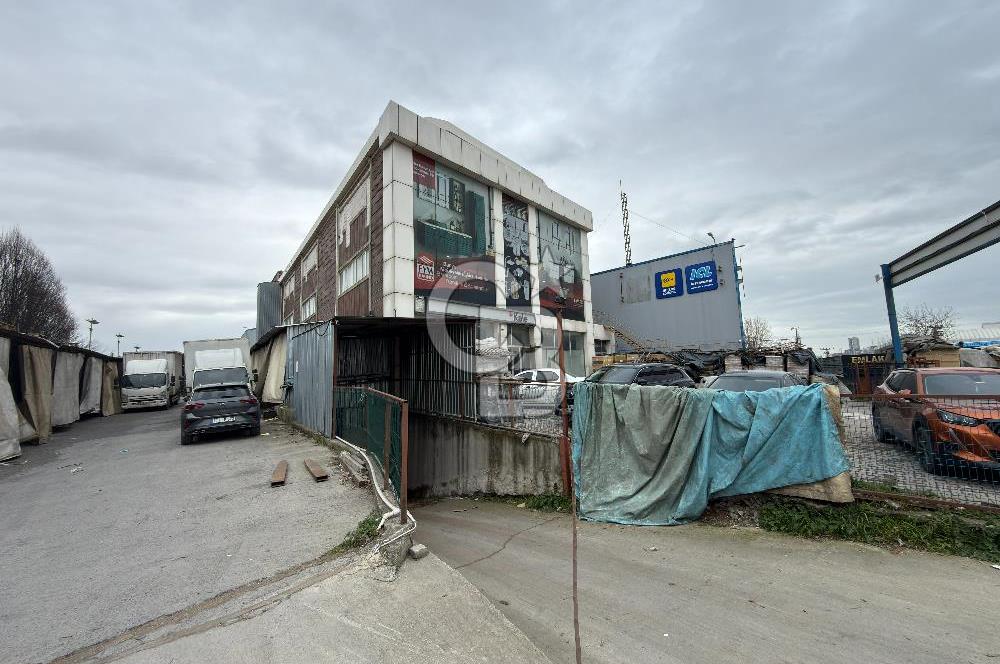 HADIMKÖY YOLU | 33 MT CEPHE | SHOWROOMLU 4.250 m² FABRİKA
