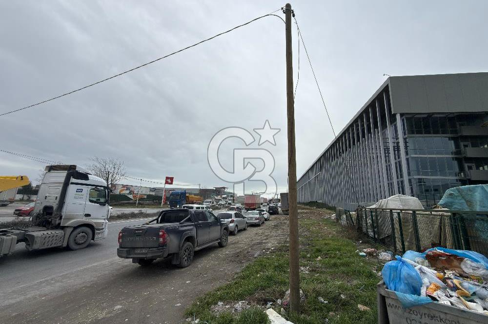 HADIMKÖY YOLU | 33 MT CEPHE | SHOWROOMLU 4.250 m² FABRİKA
