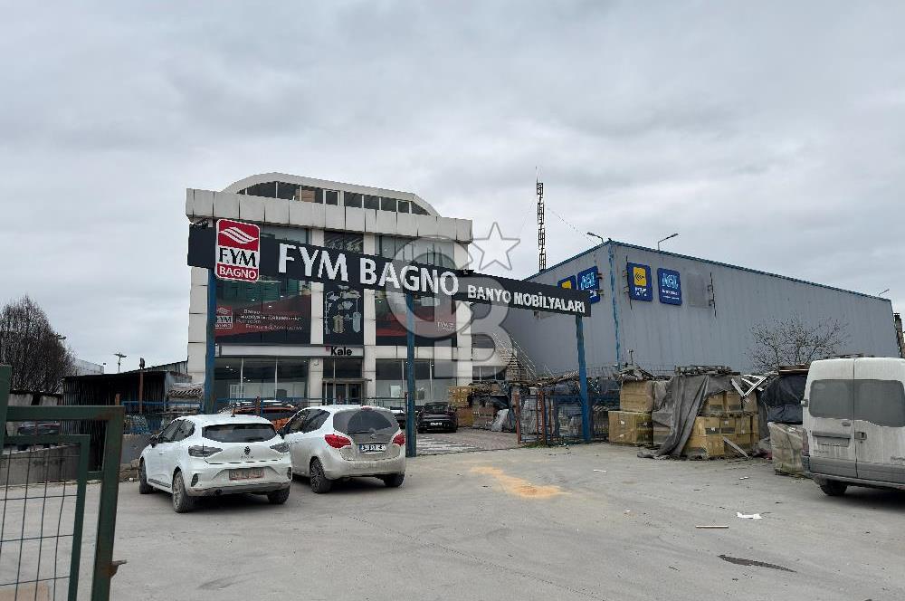 HADIMKÖY YOLU | 33 MT CEPHE | SHOWROOMLU 4.250 m² FABRİKA