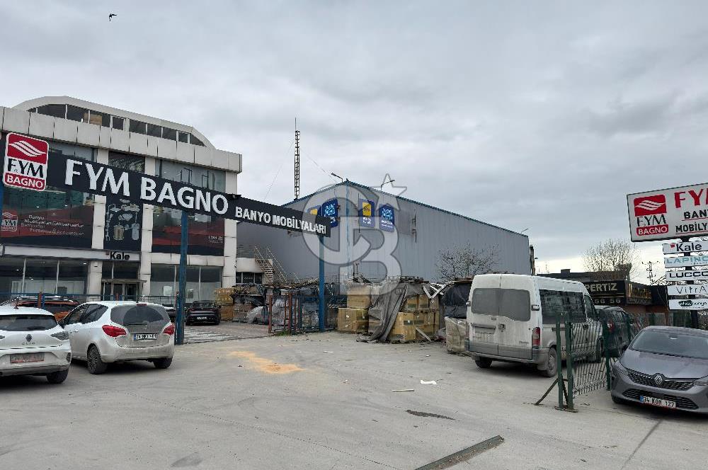 HADIMKÖY YOLU | 33 MT CEPHE | SHOWROOMLU 4.250 m² FABRİKA