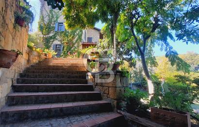 Urla Denizli Mahallesi’nde Satılık Müstakil Taş Villa | Havuzlu, Bahçeli, Hamamlı